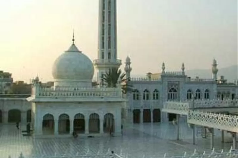 Pir Mehar Ali Shah`s Shrine-White Marbled Beauty of Golra Sharif