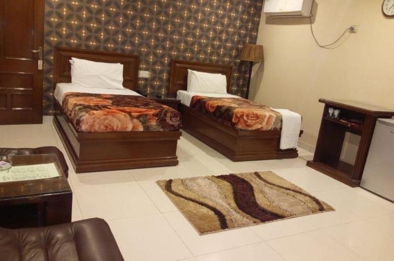 hotel-lords-inn-faisalabad-Deluxe Double or Twin Room