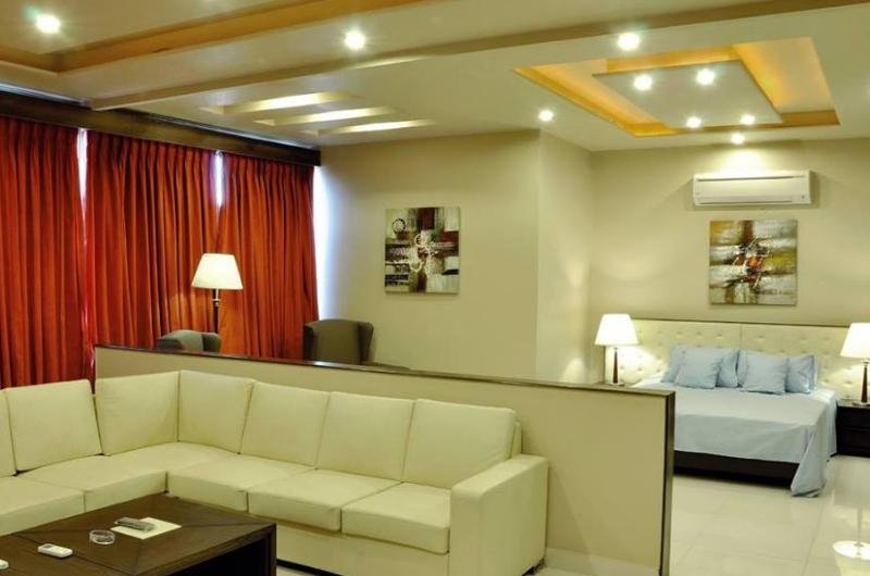 grand-regent-hotel-faisalabad-Single Suit Room