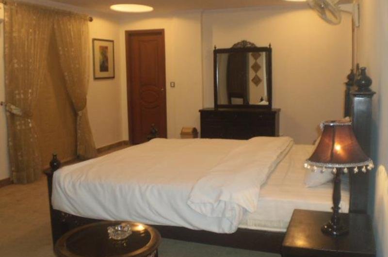 beverly-inn-hotel-Deluxe Single Room