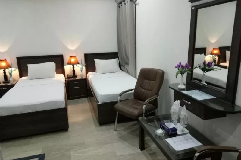 al-fateh-hotel-lahore Deluxe Double Room