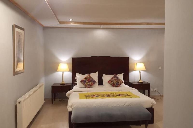 Mont Calm Hotel Murree