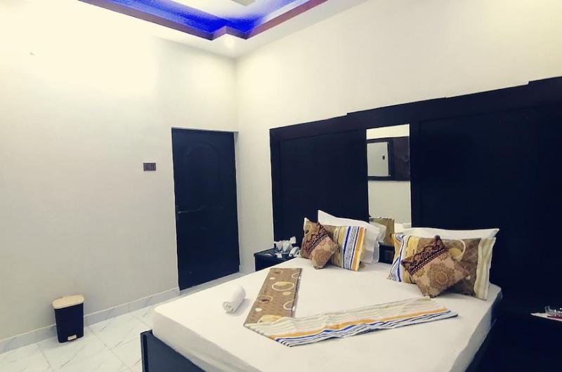White Fort Guest House Karachi