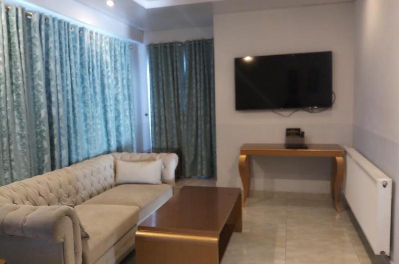 Mont Calm Hotel Murree