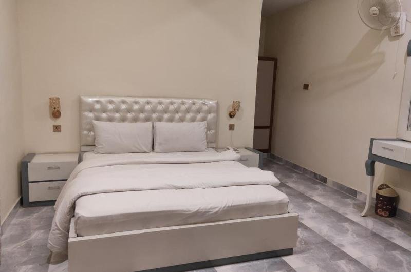Hotel S. R. Lounge Multan