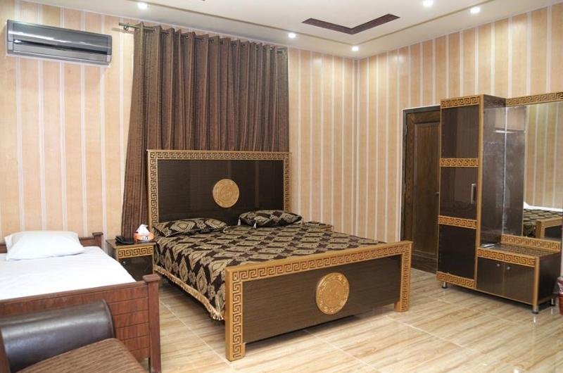 Hotel 12J Lahore