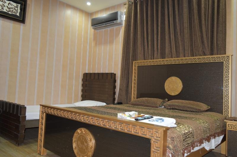 Hotel 12J Lahore