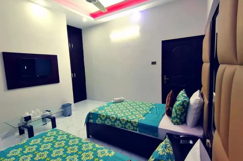 White Fort Guest House Karachi
