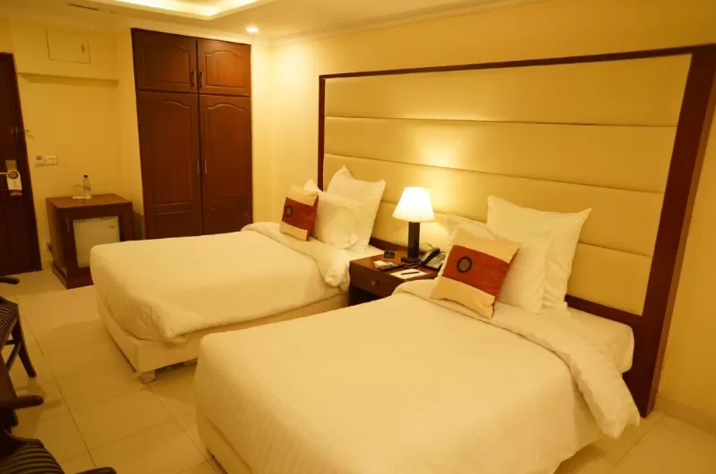 Falettis Express Lahore