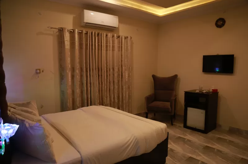 Hotel S. R. Lounge Multan