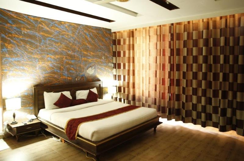 Premier Inn Davis Road Lahore