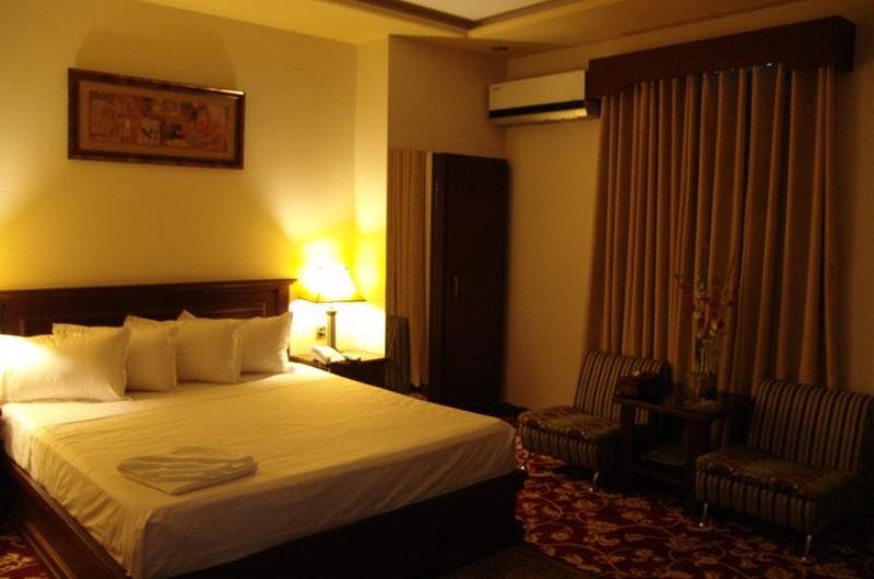 Raj One Hotel Faisalabad