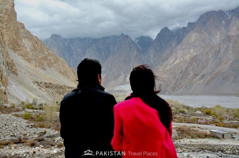 5 Days Honeymoon Tour to Hunza Valley