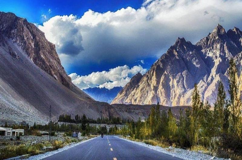 6 Days tour to Naran, Naltar & Hunza Valley