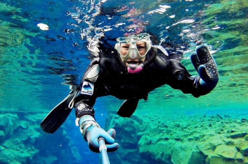 Snorkeling at charna island with Cruise